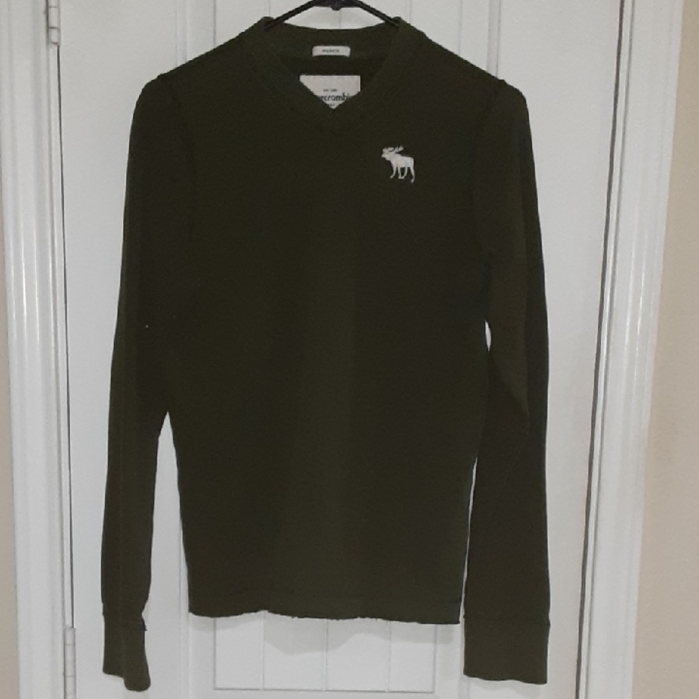 Abercrombie Kids Olive Green Muscle Fit Long sleeved shirt. Boys XL - GUC